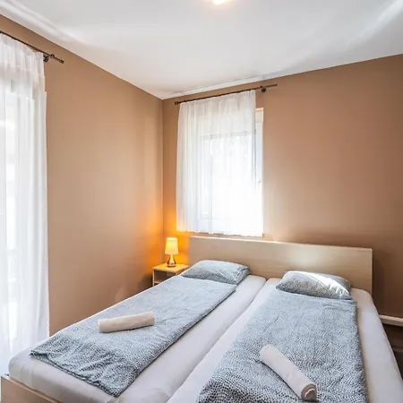 Ah-corso Wellness Апартаменты Шиофок